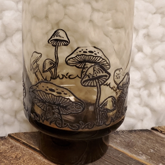 Other - Retro smokey glass tumbler with mushrooms
